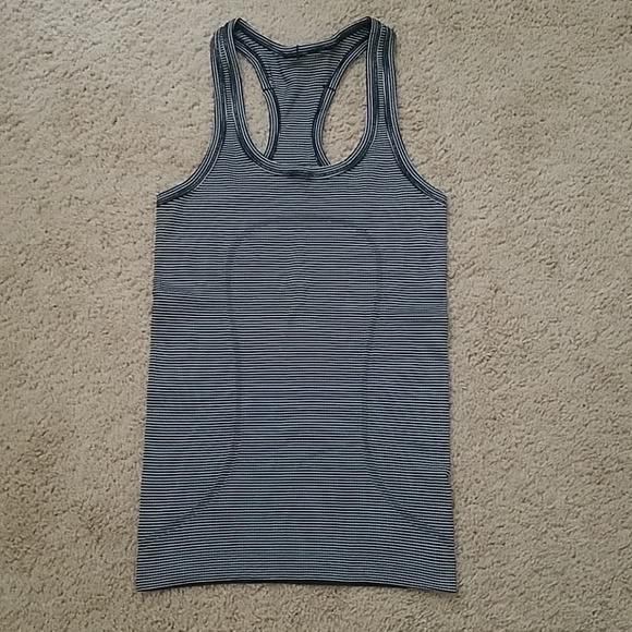 lululemon athletica Tops - EUC Lululemon Swiftly Tank